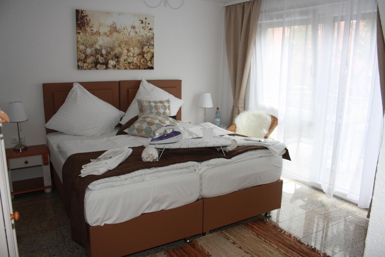 Hotel Vesa Sindelfingen Esterno foto