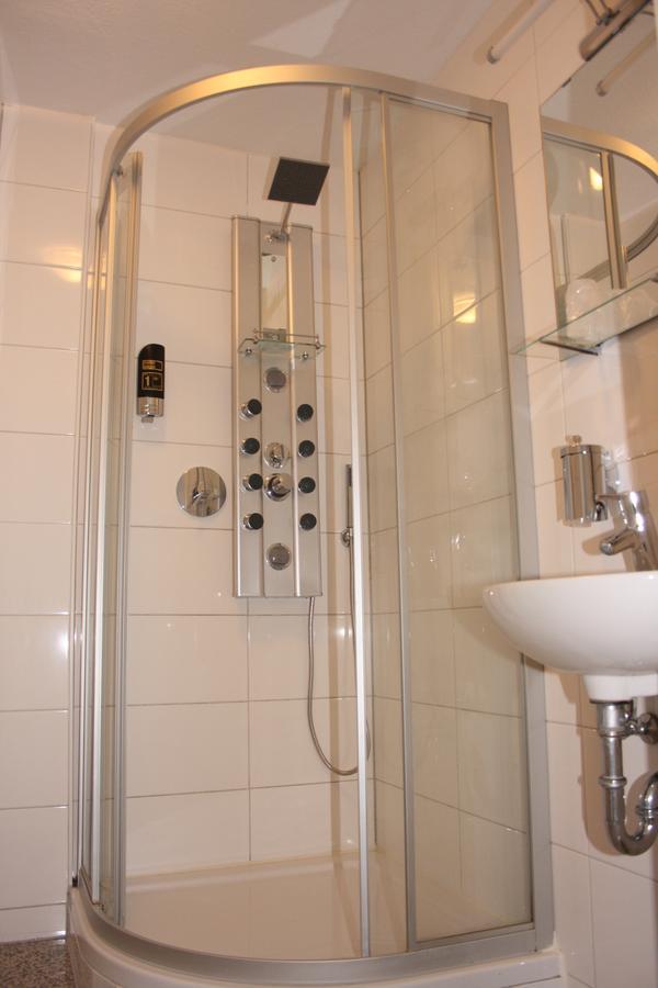 Hotel Vesa Sindelfingen Esterno foto