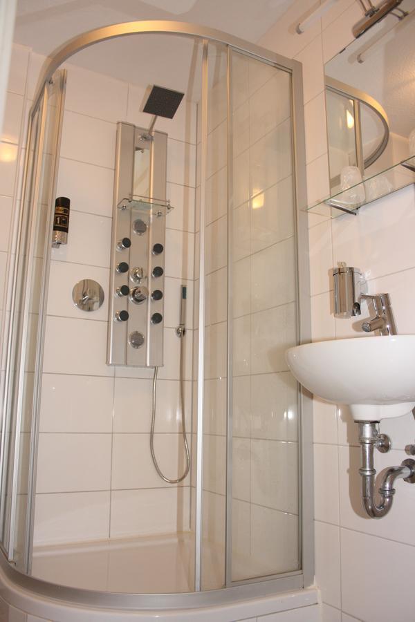 Hotel Vesa Sindelfingen Esterno foto