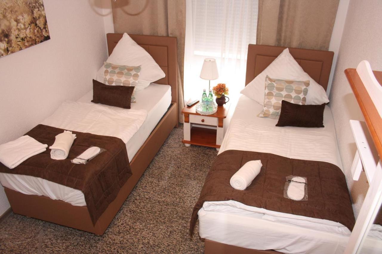 Hotel Vesa Sindelfingen Esterno foto